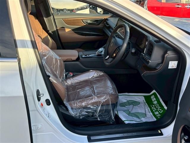 TOYOTA CROWN SEDAN HYBRID 2024 Image 31