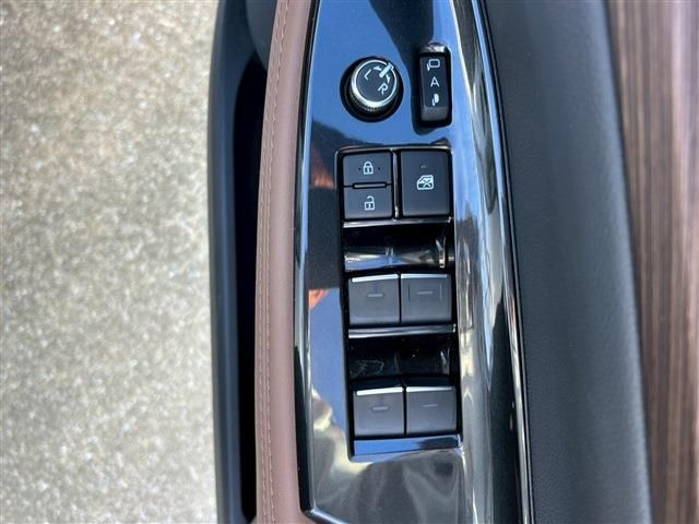 TOYOTA CROWN SEDAN HYBRID 2024 Image 31