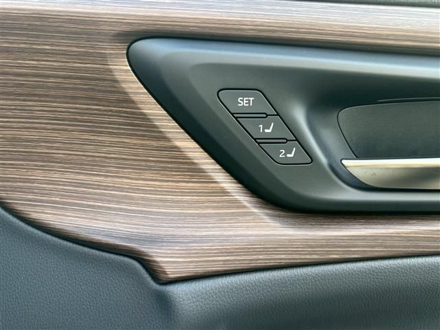 TOYOTA CROWN SEDAN HYBRID 2024 Image 31