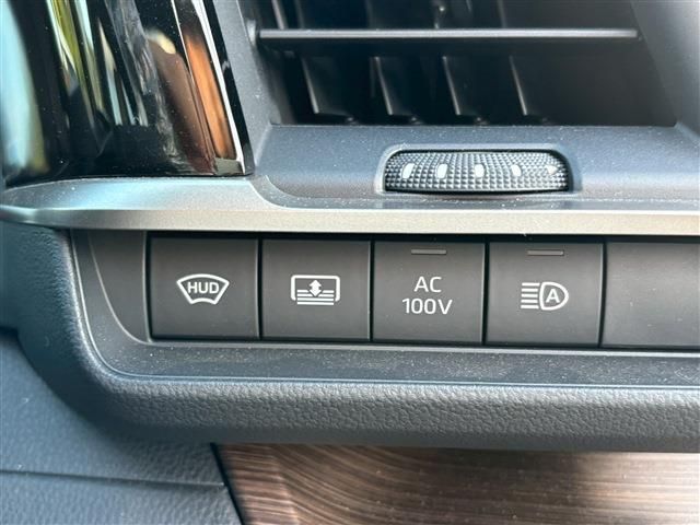 TOYOTA CROWN SEDAN HYBRID 2024 Image 31