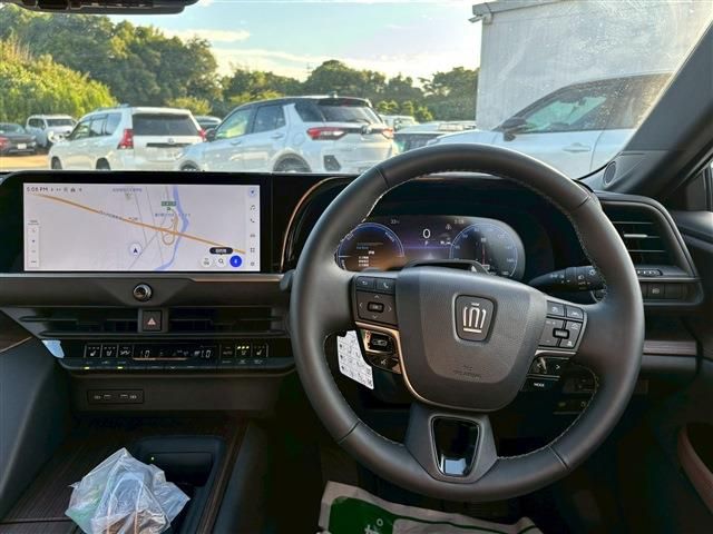 TOYOTA CROWN SEDAN HYBRID 2024 Image 31