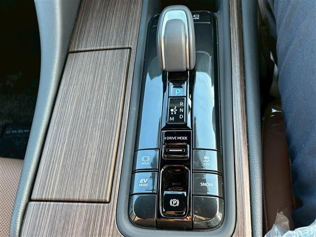 TOYOTA CROWN SEDAN HYBRID 2024 Image 31