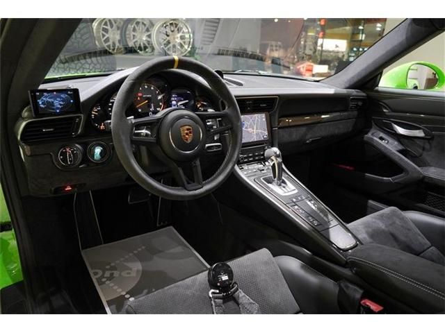 PORSCHE 911 2019 Image 31