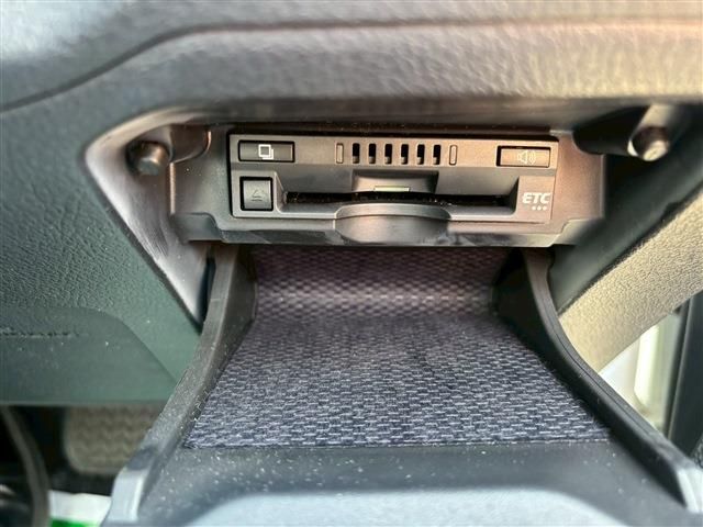 TOYOTA MARK X 2017 Image 31