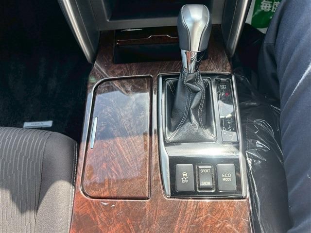 TOYOTA MARK X 2017 Image 31