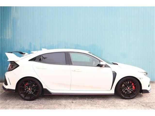 HONDA CIVIC HATCHBACK 2017 Image 31