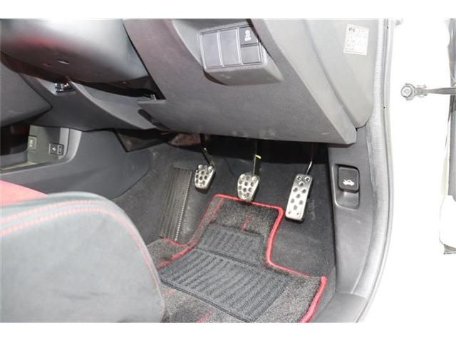 HONDA CIVIC HATCHBACK 2017 Image 31