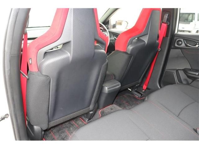 HONDA CIVIC HATCHBACK 2017 Image 31