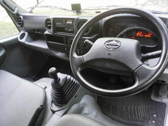 HINO DUTRO 2017 Image 31