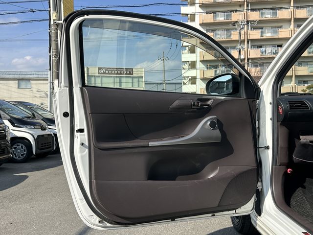 TOYOTA IQ 2010 Image 31