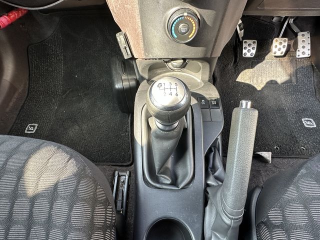 TOYOTA IQ 2010 Image 31