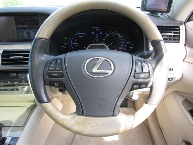 TOYOTA LEXUS LS600HL 2013 Image 31