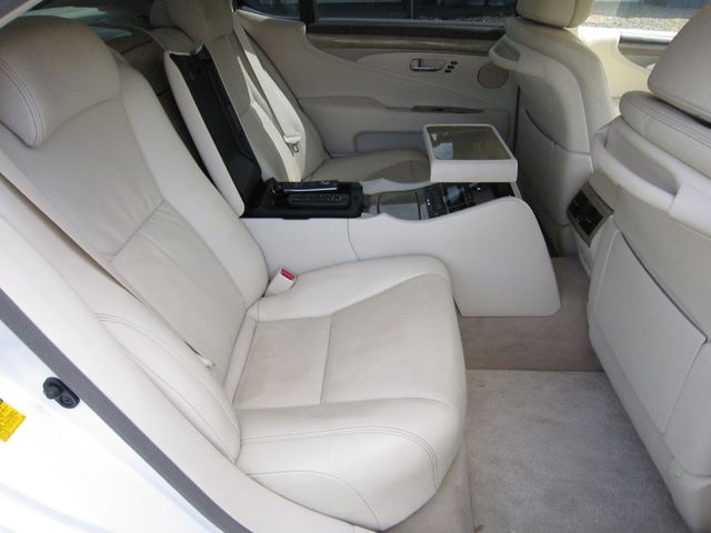 TOYOTA LEXUS LS600HL 2013 Image 31
