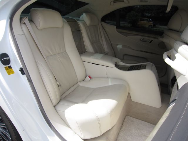 TOYOTA LEXUS LS600HL 2013 Image 31