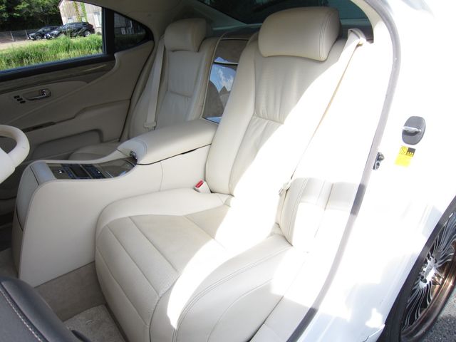 TOYOTA LEXUS LS600HL 2013 Image 31