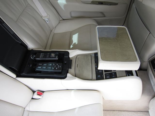TOYOTA LEXUS LS600HL 2013 Image 31