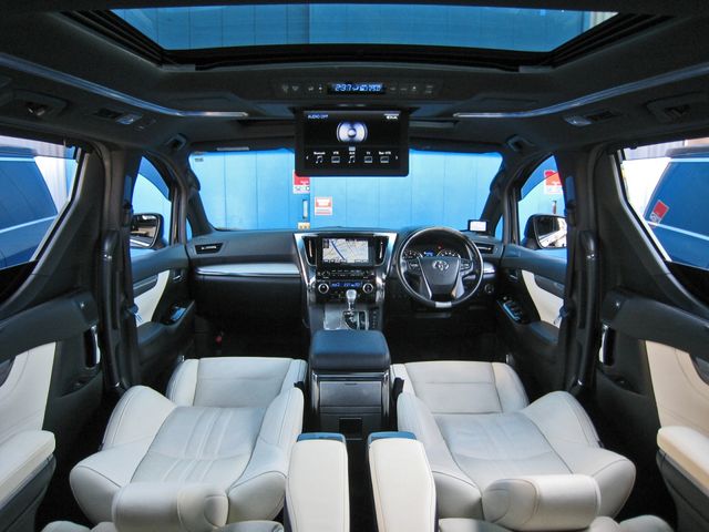 TOYOTA ALPHARD 2019 Image 31