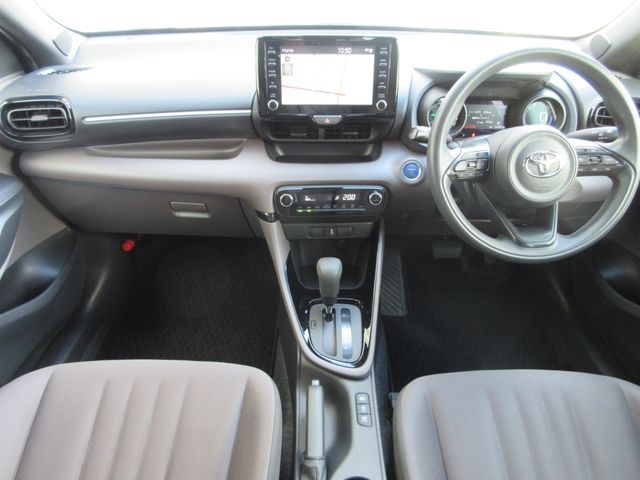 TOYOTA YARIS HYBRID 2020 Image 31