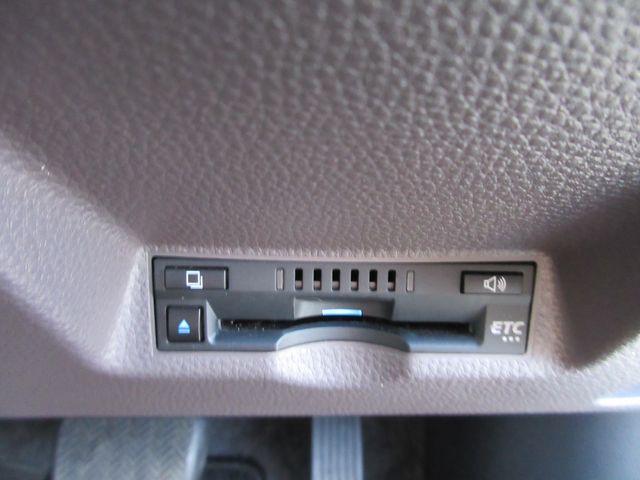 TOYOTA YARIS HYBRID 2020 Image 31