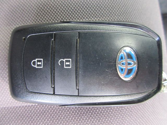 TOYOTA YARIS HYBRID 2020 Image 31