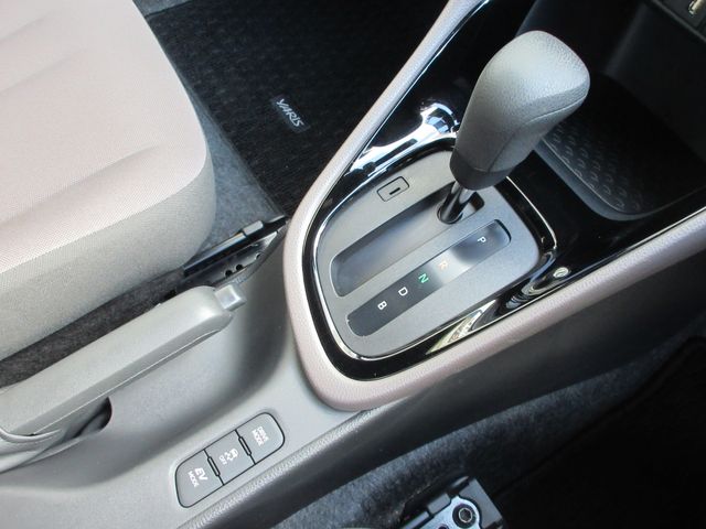 TOYOTA YARIS HYBRID 2020 Image 31