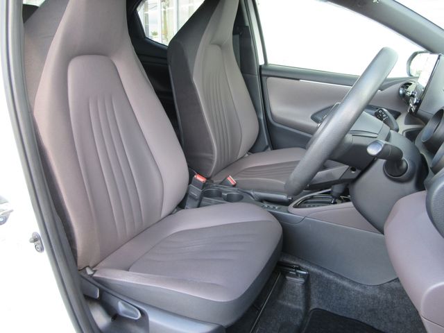 TOYOTA YARIS HYBRID 2020 Image 31