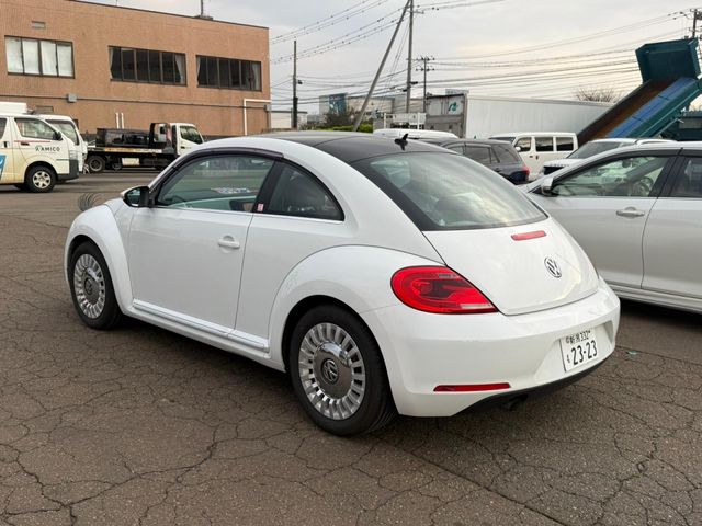 VOLKSWAGEN THE BEETL 2015 Image 31