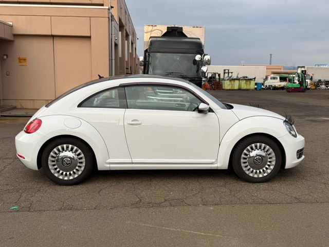 VOLKSWAGEN THE BEETL 2015 Image 31