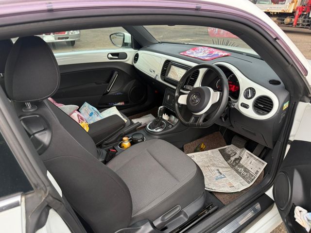 VOLKSWAGEN THE BEETL 2015 Image 31