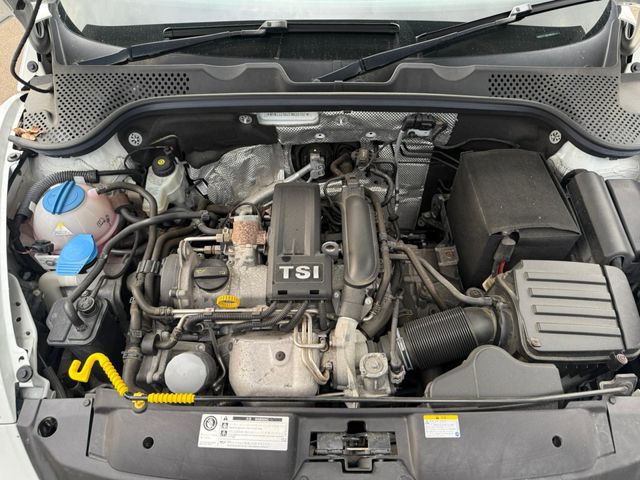 VOLKSWAGEN THE BEETL 2015 Image 31