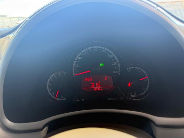 VOLKSWAGEN THE BEETL 2015 Image 31