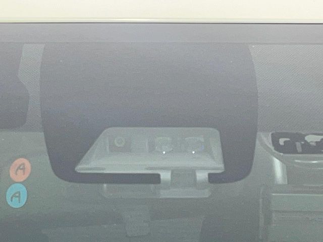 TOYOTA VOXY HYBRID 2018 Image 31