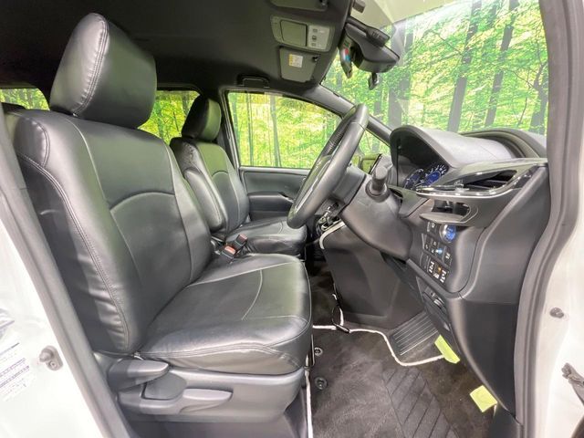 TOYOTA VOXY HYBRID 2018 Image 31