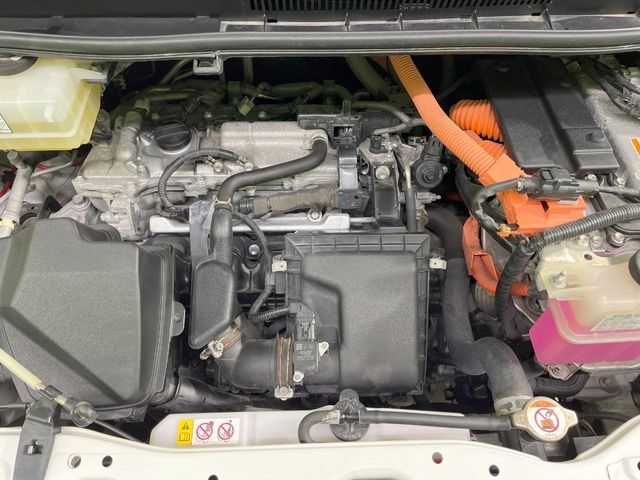 TOYOTA VOXY HYBRID 2018 Image 31
