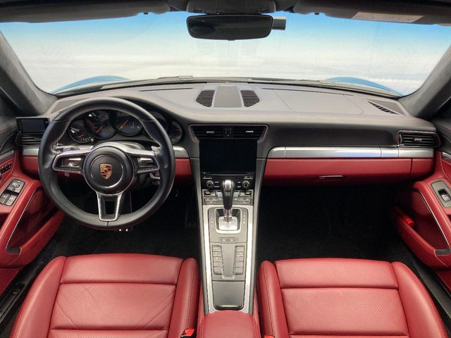 PORSCHE 911 2016 Image 31