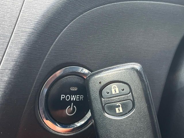 TOYOTA PRIUS 2011 Image 31