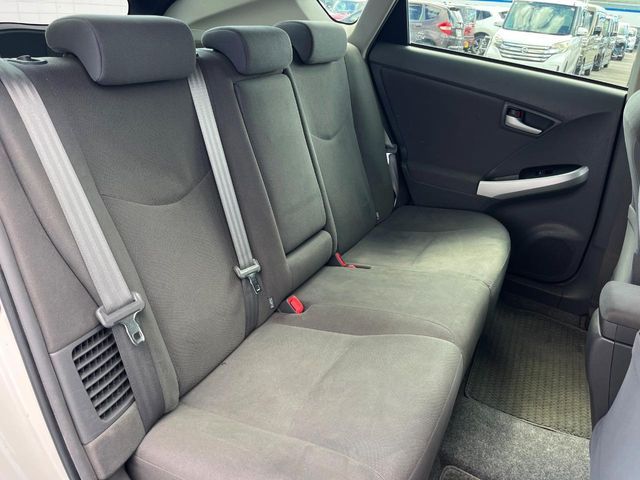TOYOTA PRIUS 2011 Image 31