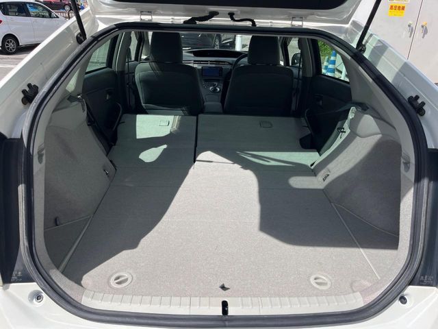 TOYOTA PRIUS 2011 Image 31