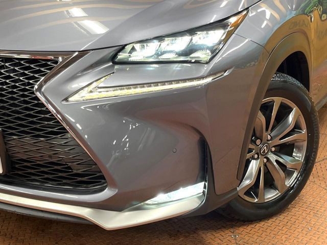 TOYOTA LEXUS NX300H 2015 Image 31