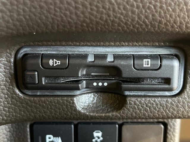 HONDA N BOX 2021 Image 31