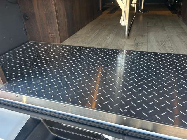 NISSAN CARAVAN VAN 4WD 2025 Image 31