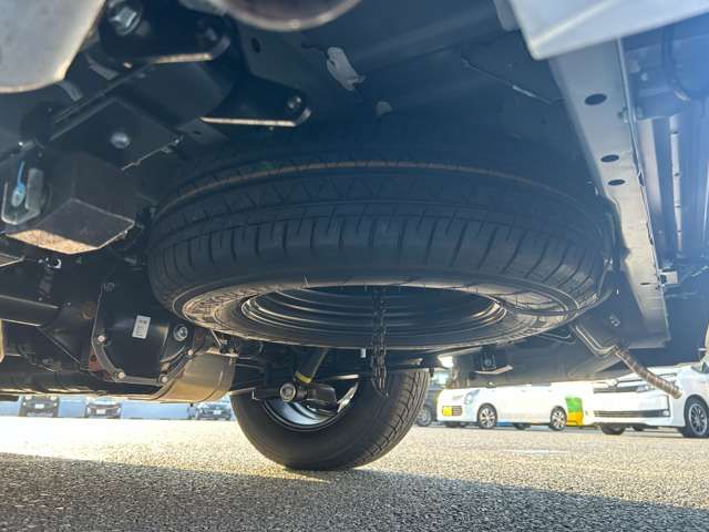 NISSAN CARAVAN VAN 4WD 2025 Image 31