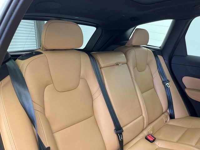 VOLVO XC60 2022 Image 31