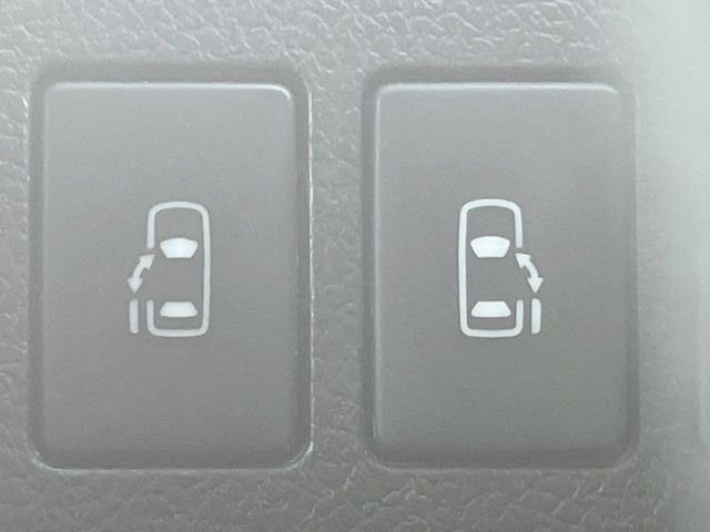 TOYOTA VOXY 2011 Image 31