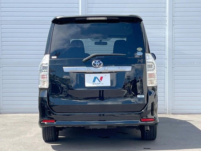 TOYOTA VOXY 2011 Image 31