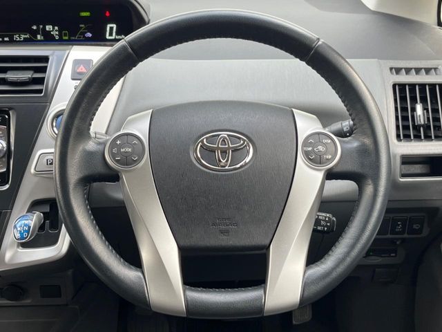 TOYOTA PRIUS ALPHA 2012 Image 31