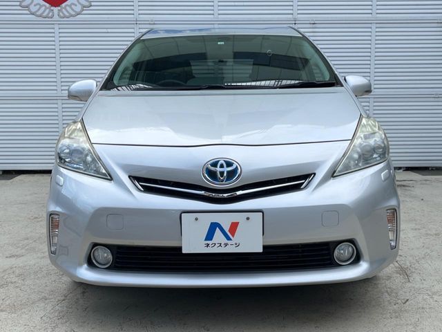 TOYOTA PRIUS ALPHA 2012 Image 31