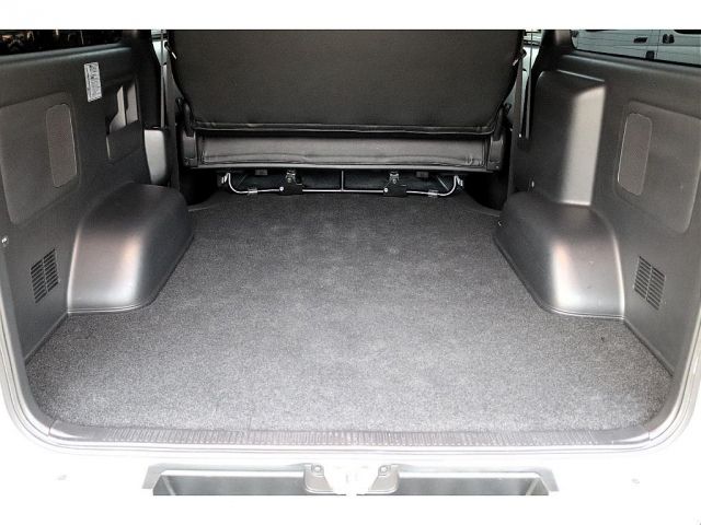 TOYOTA HIACE VAN 2WD 2020 Image 31