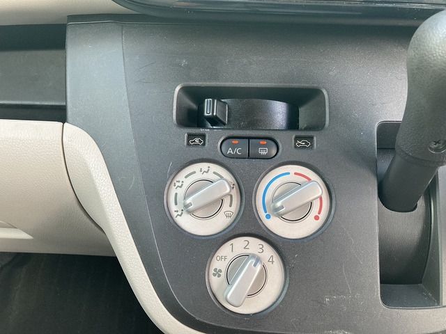 MITSUBISHI EK SPACE 2017 Image 31