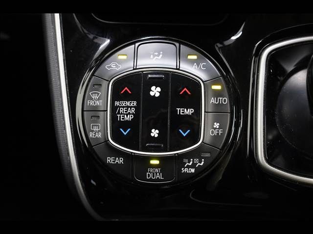 TOYOTA ESQUIRE HYBRID 2015 Image 31